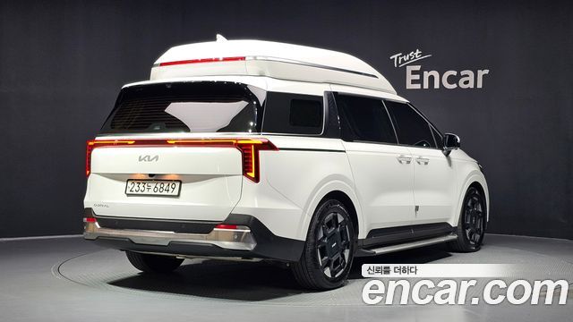 Kia Canival 2024 — photo 2