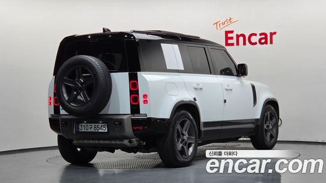 Land Rover Defender 2025 — photo 2