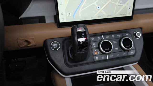 Land Rover Defender 2025 — photo 12