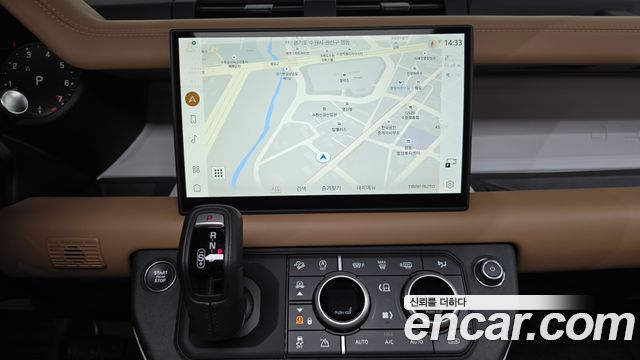 Land Rover Defender 2025 — photo 19