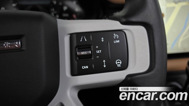 Land Rover Defender 2025 — photo 23