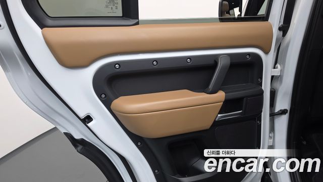 Land Rover Defender 2025 — photo 15