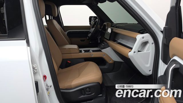 Land Rover Defender 2025 — photo 16