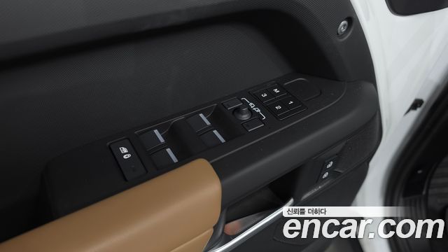 Land Rover Defender 2025 — photo 30