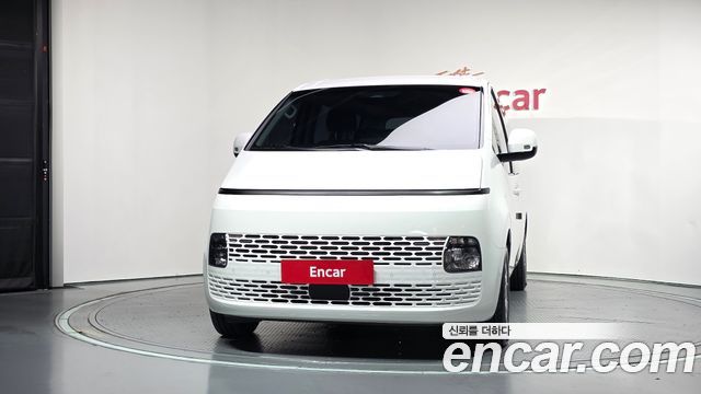 Hyundai Staria 2025 — photo 3