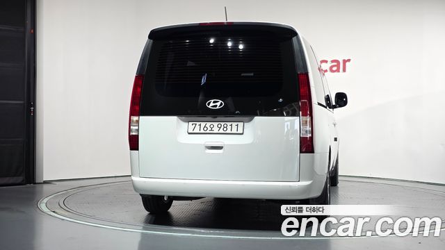 Hyundai Staria 2025 — photo 4