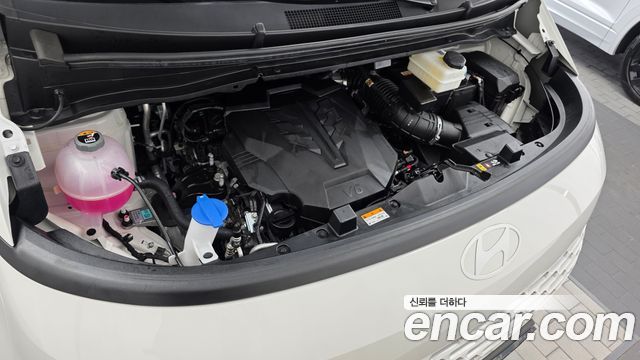 Hyundai Staria 2025 — photo 6