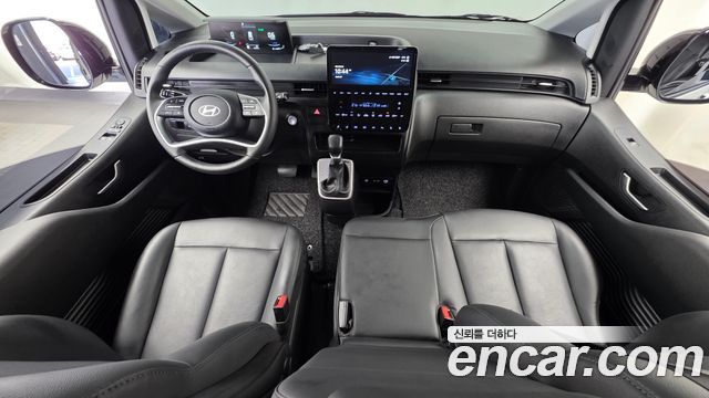 Hyundai Staria 2025 — photo 10