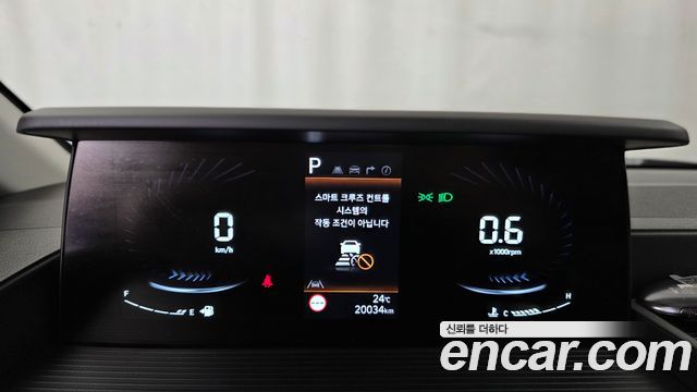 Hyundai Staria 2025 — photo 11