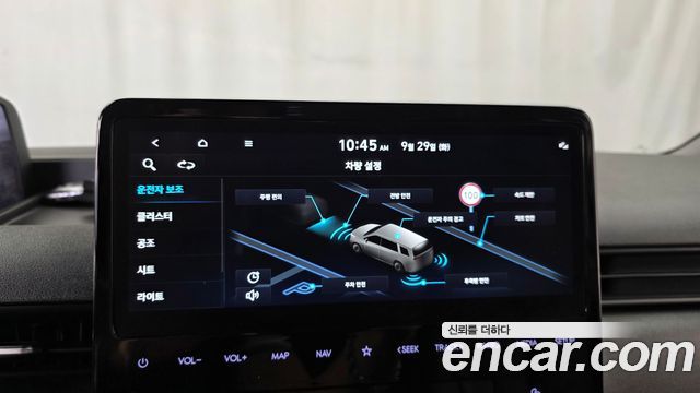 Hyundai Staria 2025 — photo 21