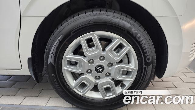 Hyundai Staria 2025 — photo 7