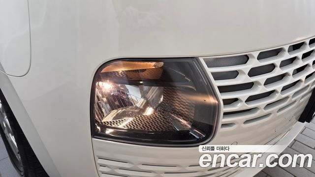Hyundai Staria 2025 — photo 8