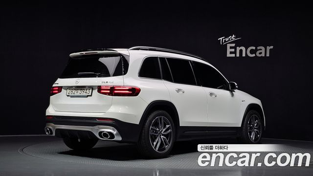 Mercedes-Benz GLB-Class 2025 — photo 2
