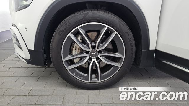 Mercedes-Benz GLB-Class 2025 — photo 5