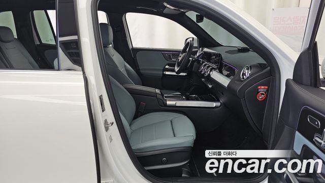 Mercedes-Benz GLB-Class 2025 — photo 17
