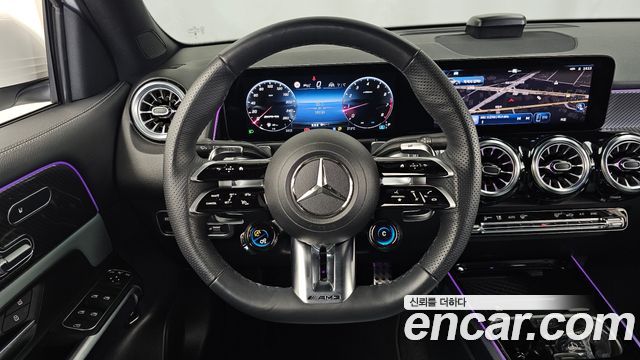 Mercedes-Benz GLB-Class 2025 — photo 19