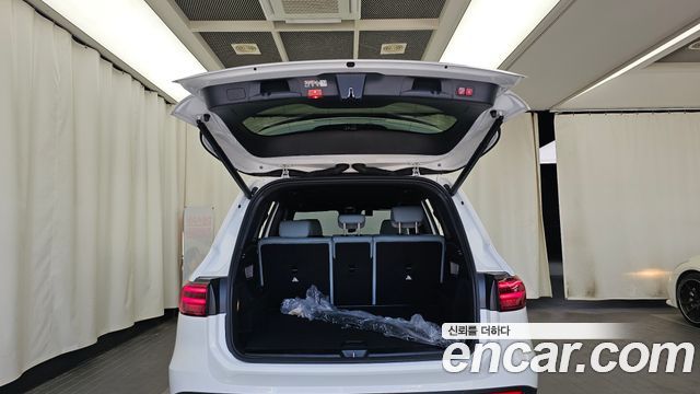 Mercedes-Benz GLB-Class 2025 — photo 26