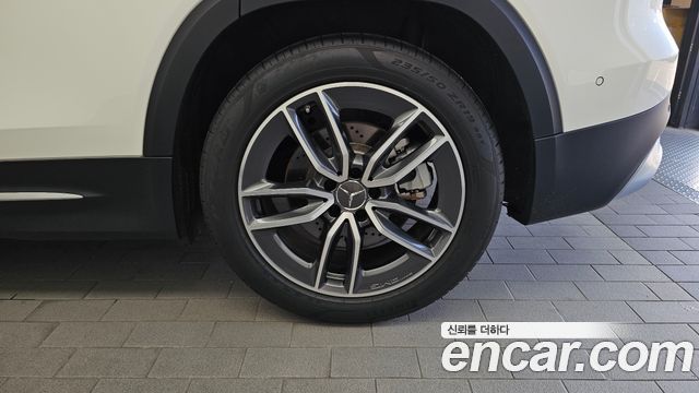 Mercedes-Benz GLB-Class 2025 — photo 7