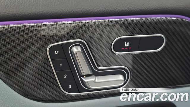 Mercedes-Benz GLB-Class 2025 — photo 16