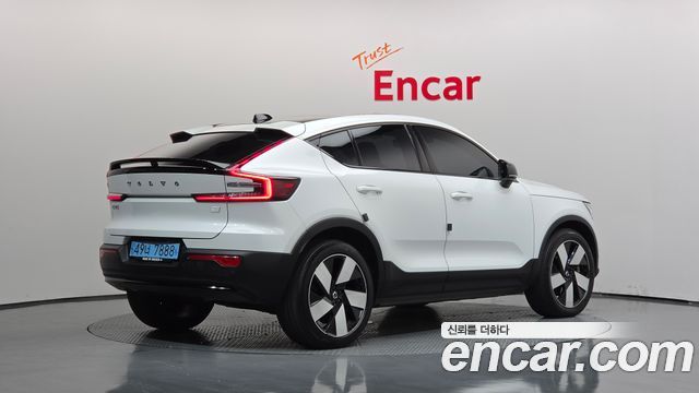 Volvo C40 2023 — photo 2