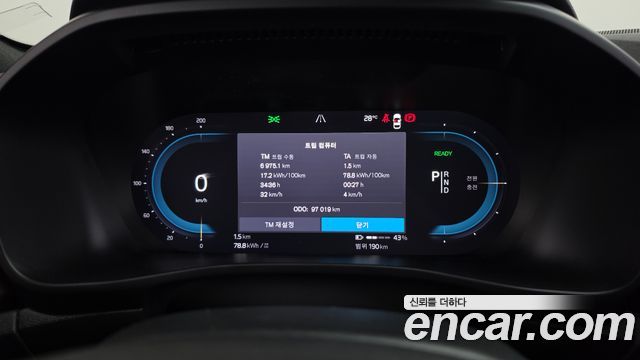 Volvo C40 2023 — photo 8