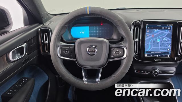 Volvo C40 2023 — photo 13