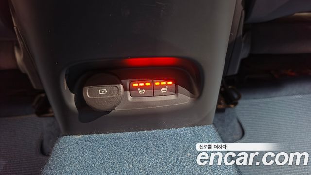 Volvo C40 2023 — photo 17