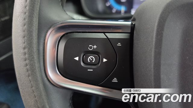 Volvo C40 2023 — photo 18