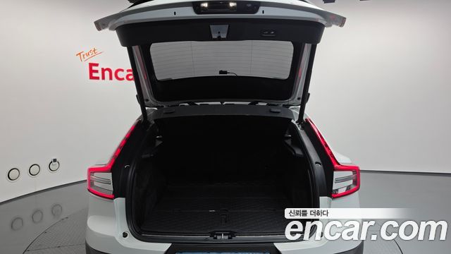Volvo C40 2023 — photo 20