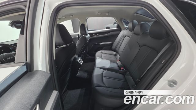 Kia K5 2024 — photo 17