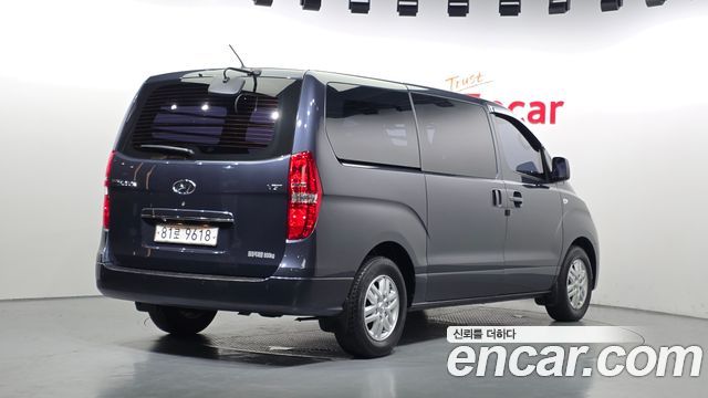 Hyundai Starex 2016 — photo 2