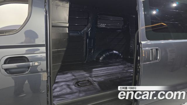 Hyundai Starex 2016 — photo 11