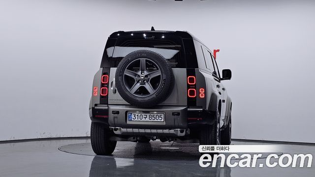 Land Rover Defender 2025 — photo 4