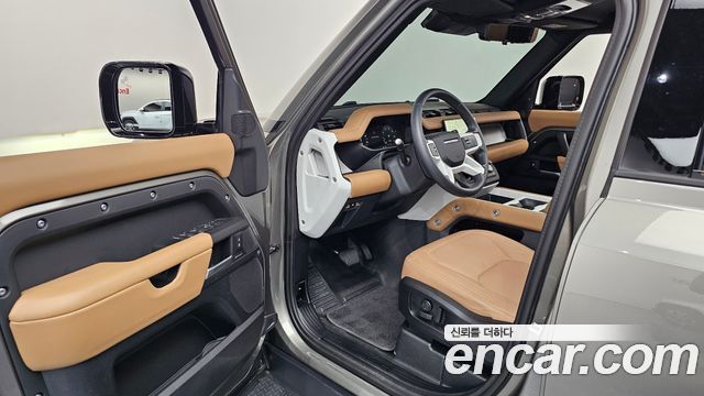 Land Rover Defender 2025 — photo 13