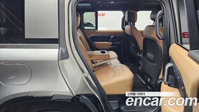 Land Rover Defender 2025 — photo 17