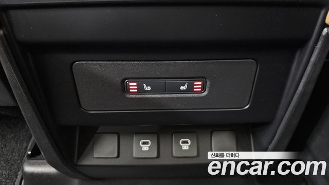Land Rover Defender 2025 — photo 21