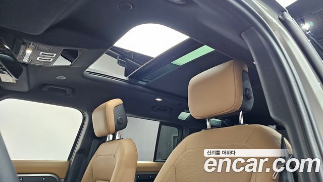 Land Rover Defender 2025 — photo 25