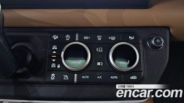 Land Rover Defender 2025 — photo 27