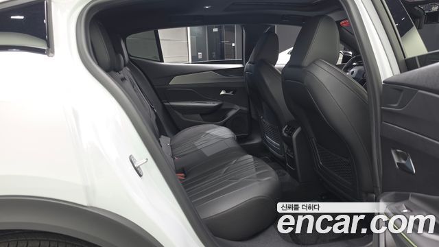 Peugeot 408 2025 — photo 18