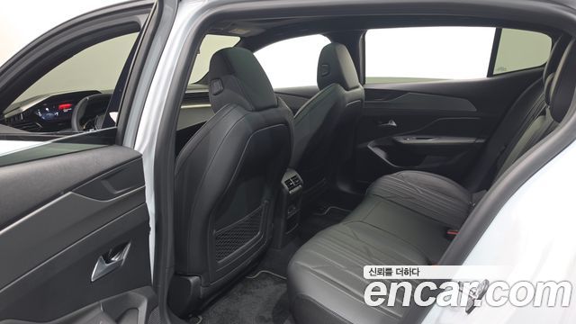 Peugeot 408 2025 — photo 16