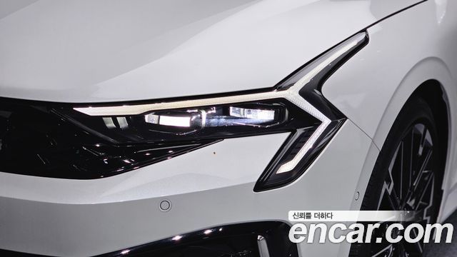 Kia K5 2025 — photo 8