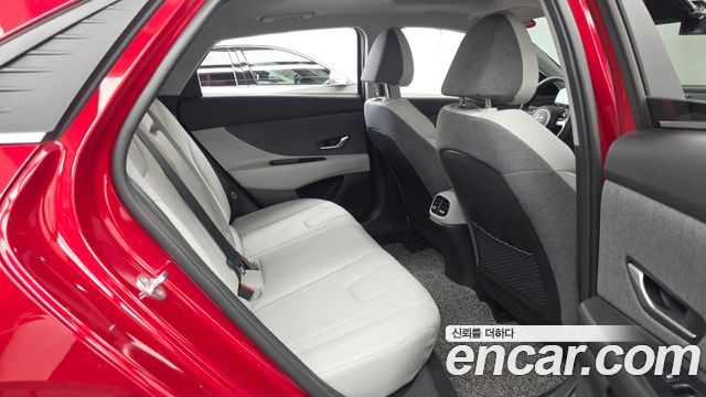Hyundai AVANTE 2023 — photo 18