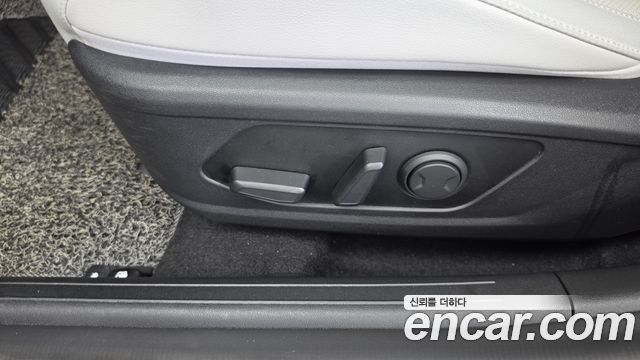 Hyundai AVANTE 2023 — photo 31