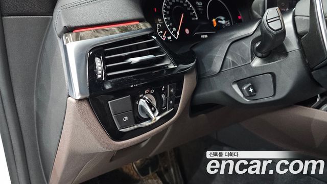 BMW Gran Turismo 2019 — photo 23
