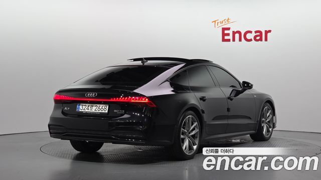 Audi A7 2023 — photo 2