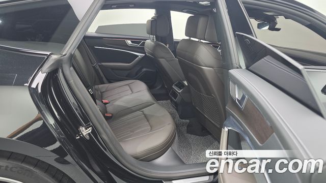 Audi A7 2023 — photo 23