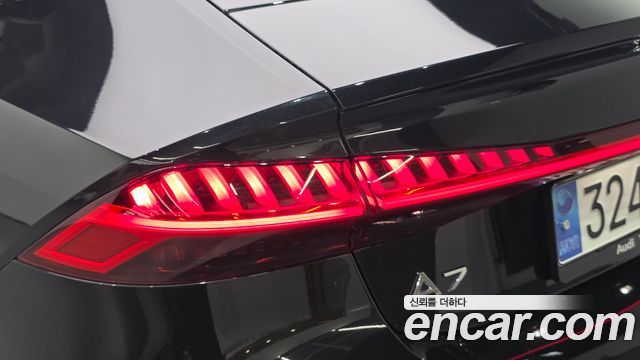 Audi A7 2023 — photo 9