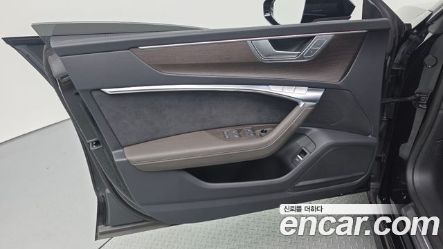Audi A7 2023 — photo 14