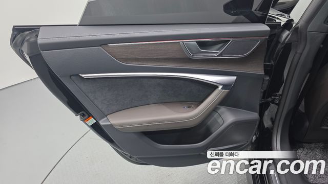 Audi A7 2023 — photo 15