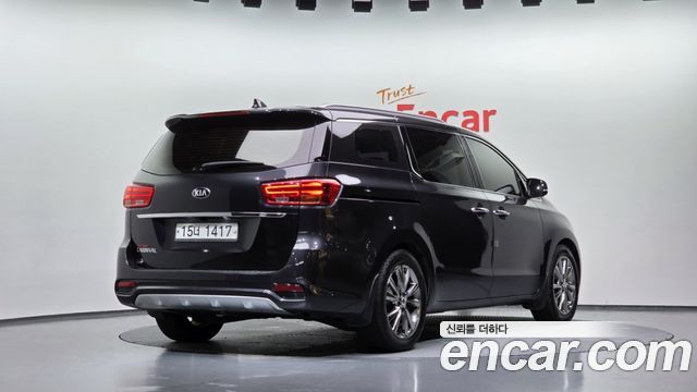 Kia Canival 2019 — photo 2